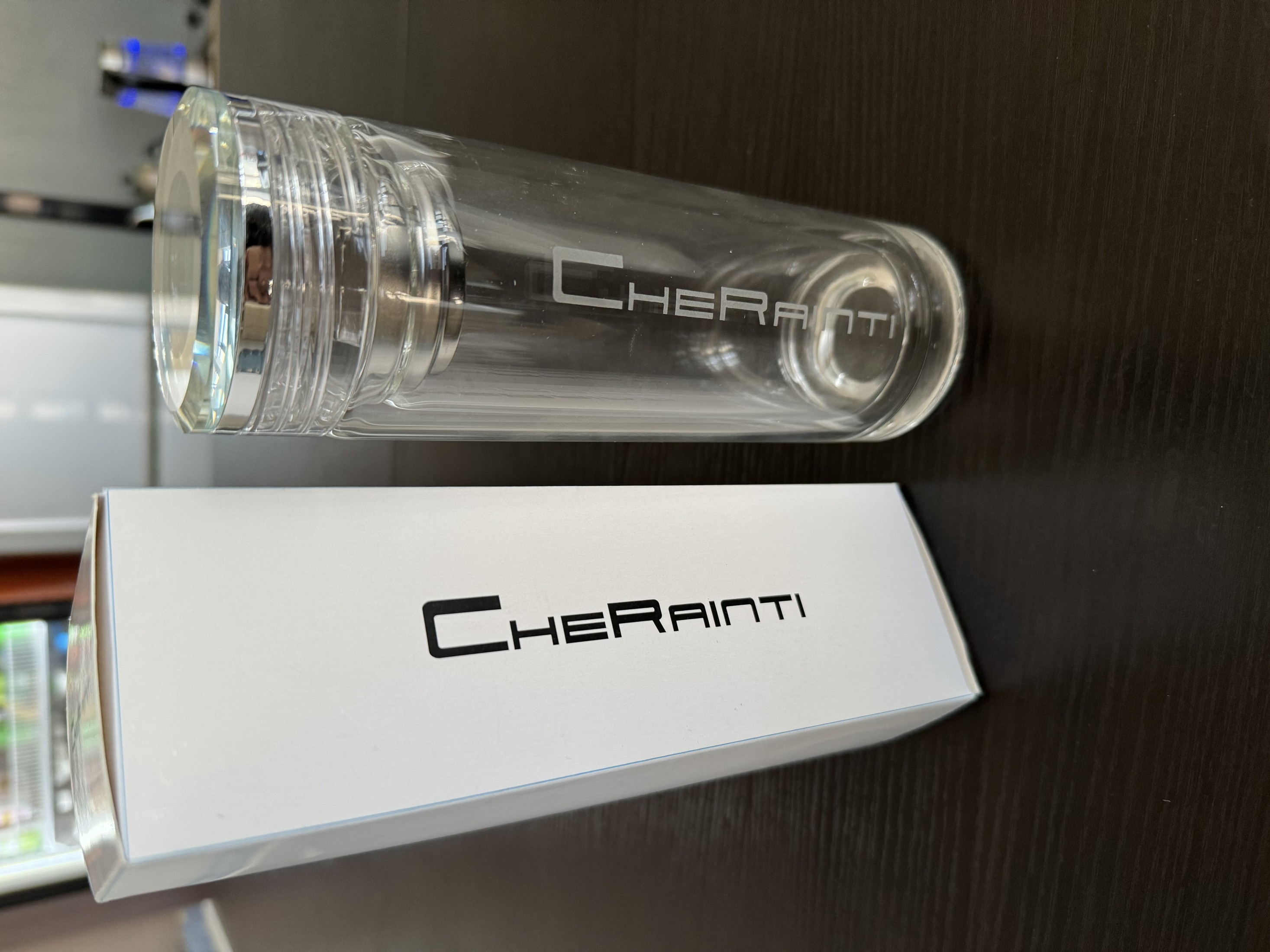 CHERAINTI Exquisite Drinking Glass Cup with Silicone Lid, Elevating the Taste of Your Drinks