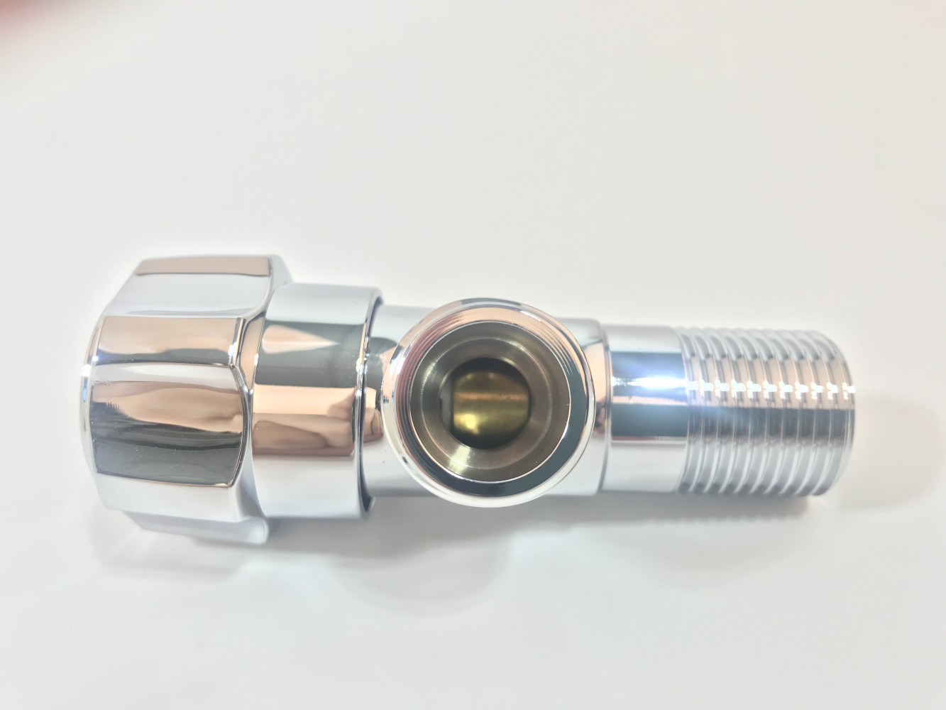 Wavraging Angle Valve - Durable and Reliable Shut-Off Solution