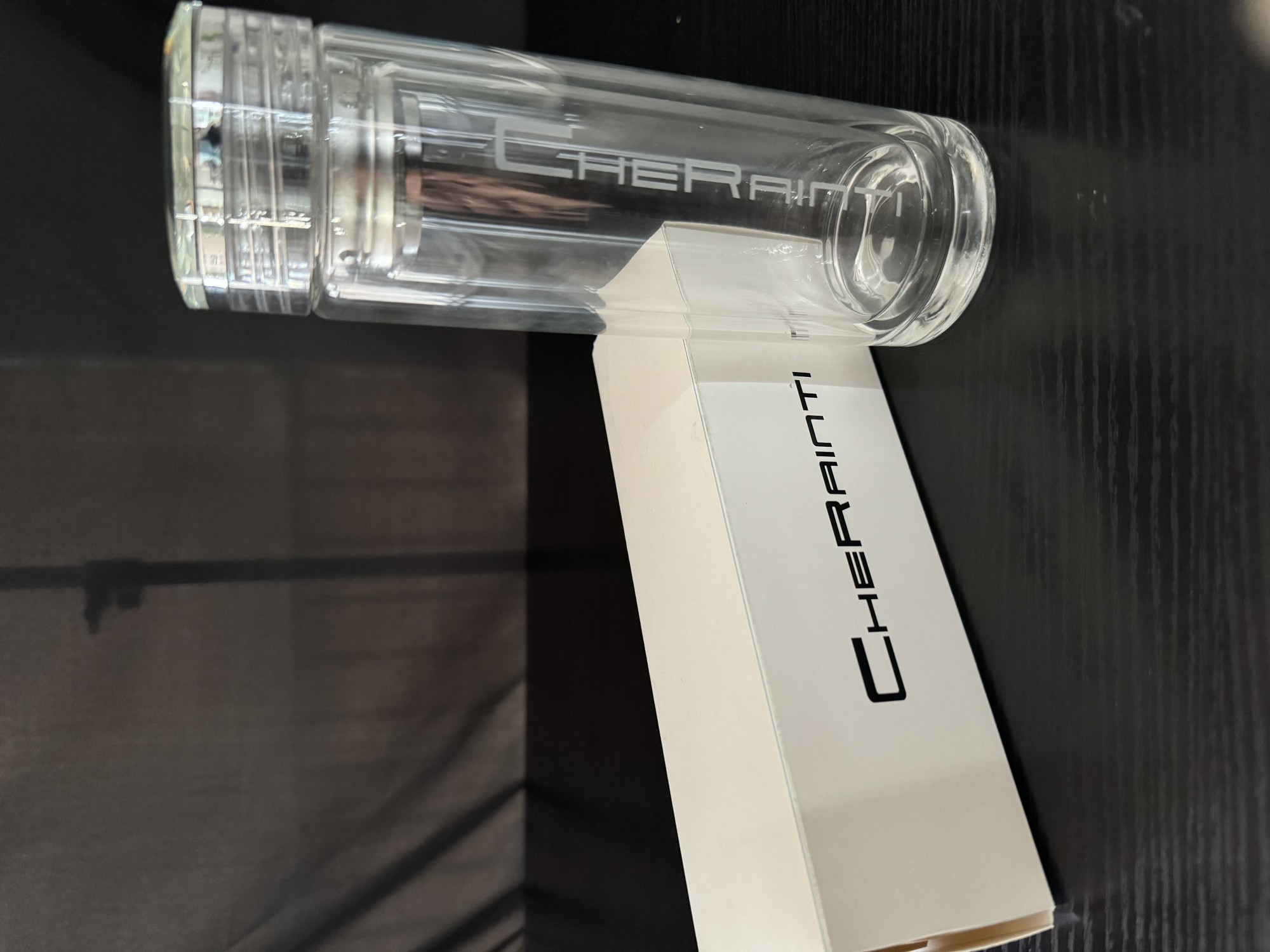 CHERAINTI Exquisite Drinking Glass Cup with Silicone Lid, Elevating the Taste of Your Drinks